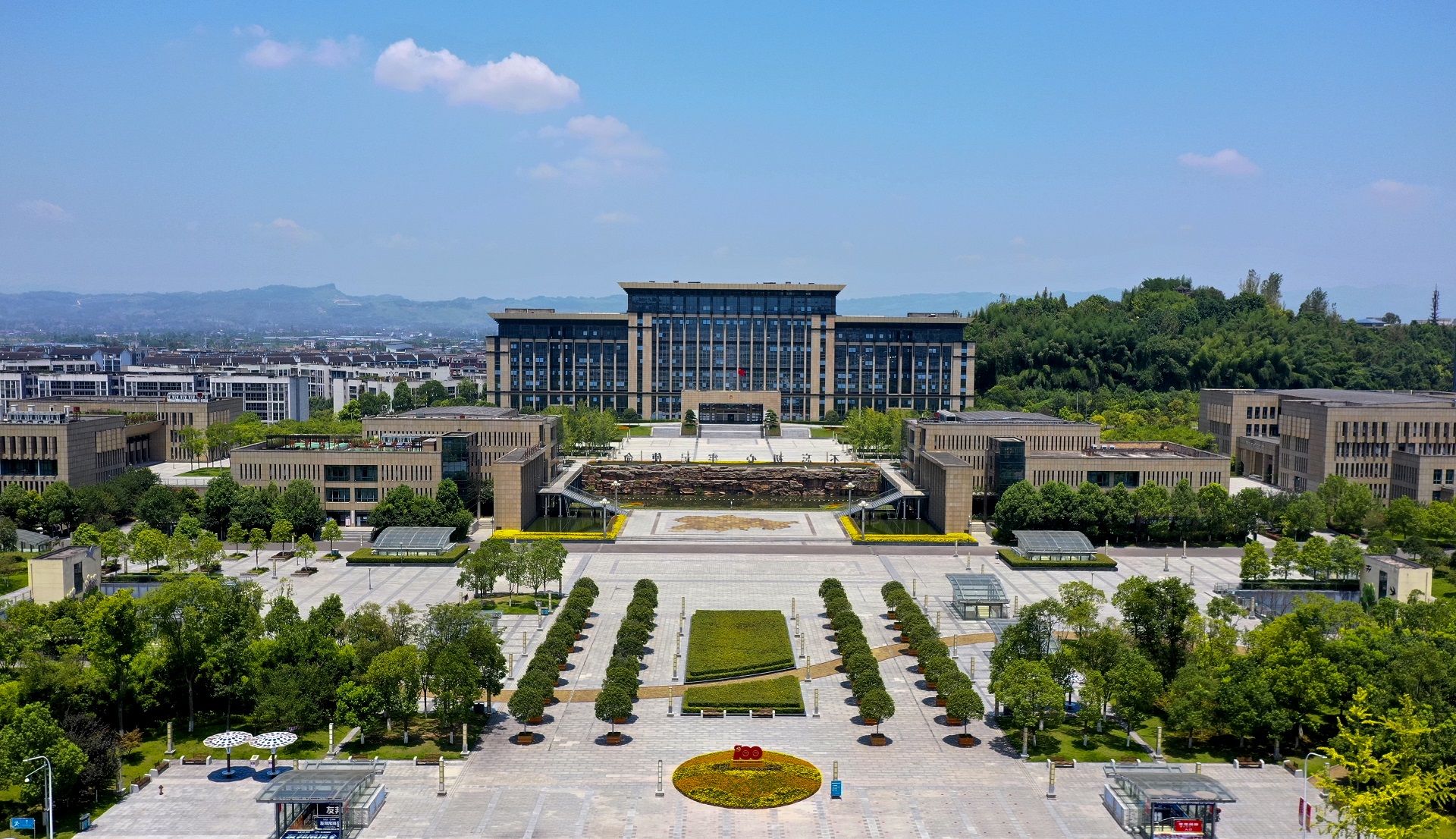 1653721435655064.jpg 政府大楼1.jpg